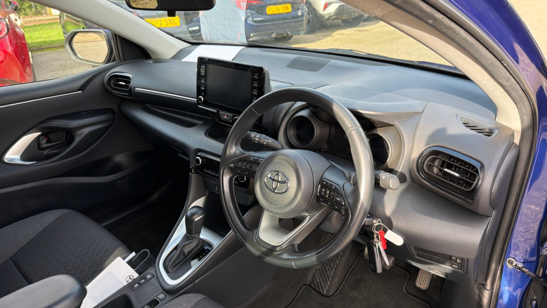 Toyota Yaris 1.5 Hybrid Design 5dr CVT Hybrid Hatchback